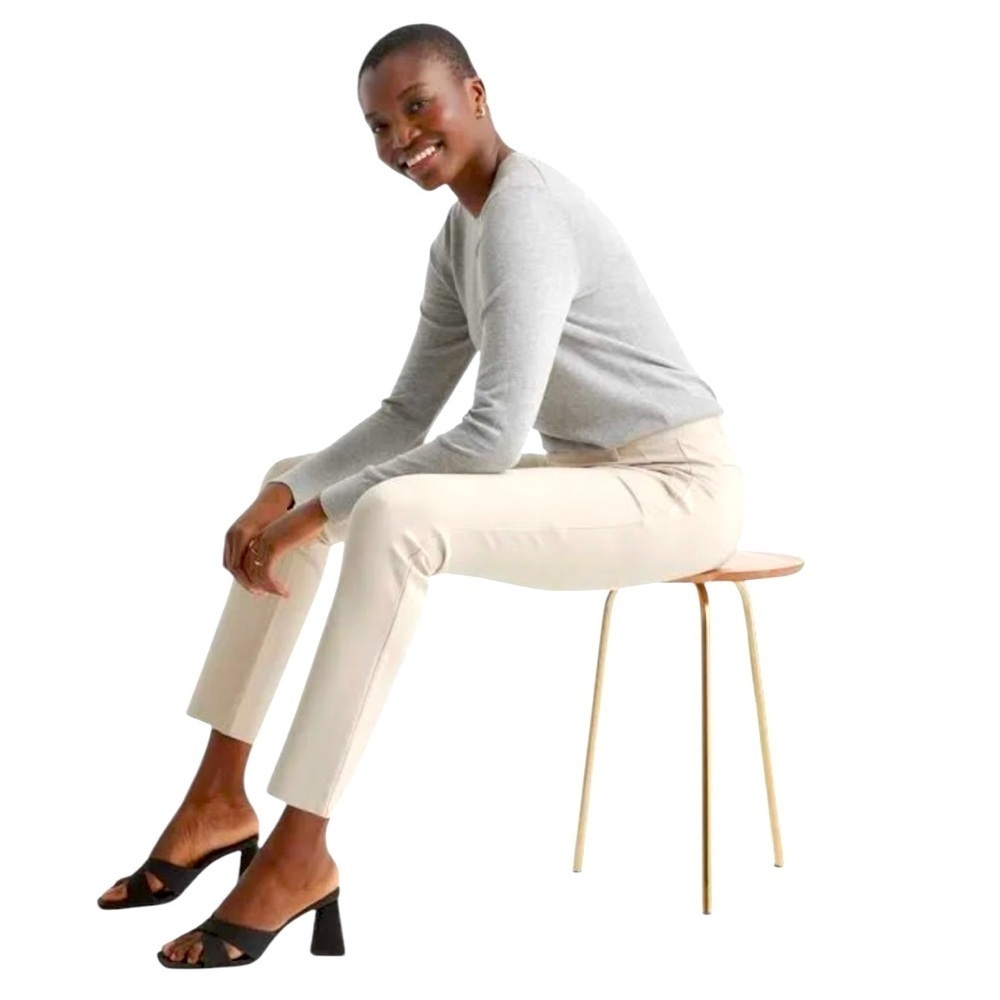 Ivory Ecru cigarette leg trousers size 0 in excellent like-new condition